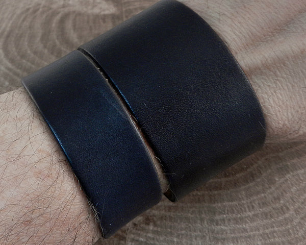 Leather Cuff Triple Pyramids Black Strap