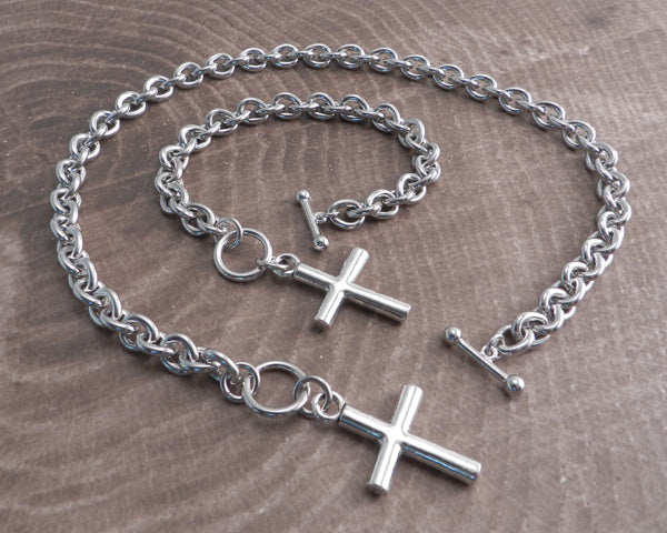 Teardrop Toggle Choker with Bar Cross