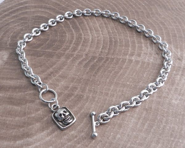 Teardrop Toggle Choker with Skull Square