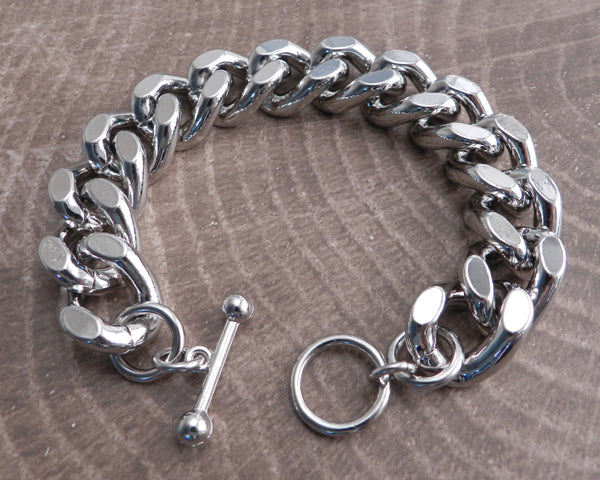 Monster Leash Necklace Toggle Clasp | AMiGAZ Attitude Approved