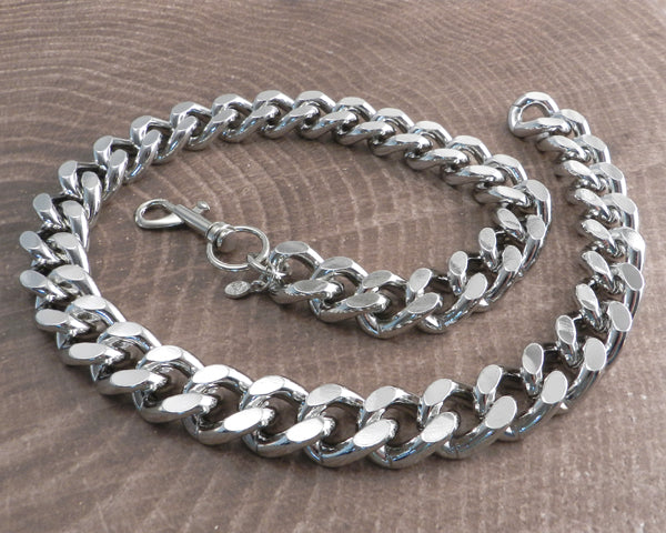 Monster Leash Necklace Toggle Clasp