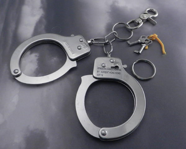 AMiGAZ Handcuff Set On Snap Hook Key Chain