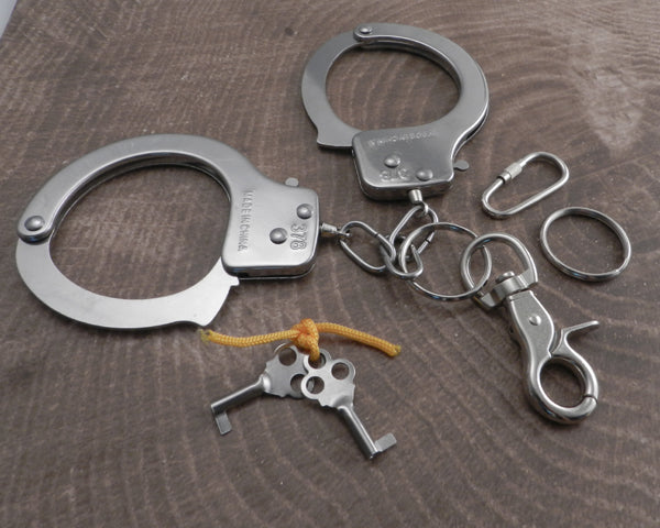 AMiGAZ Handcuff Set On Snap Hook Key Chain