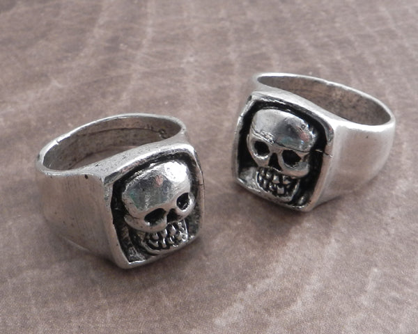 Giant Skull Ring